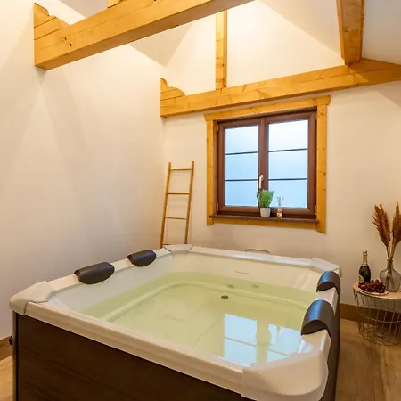 Naparstek Z Jacuzzi Dla 4 Osob I Parkingiem By Spaceapart Appartamento