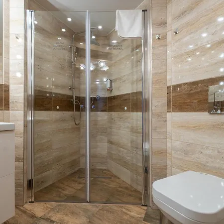 Appartamento Naparstek Z Jacuzzi Dla 4 Osob I Parkingiem By Spaceapart *